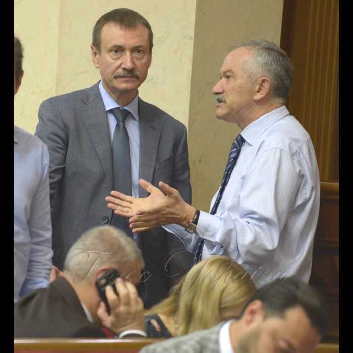 Сесія Верховної Ради України. Михайло Папієв ОП Віктор Пинзеник БП