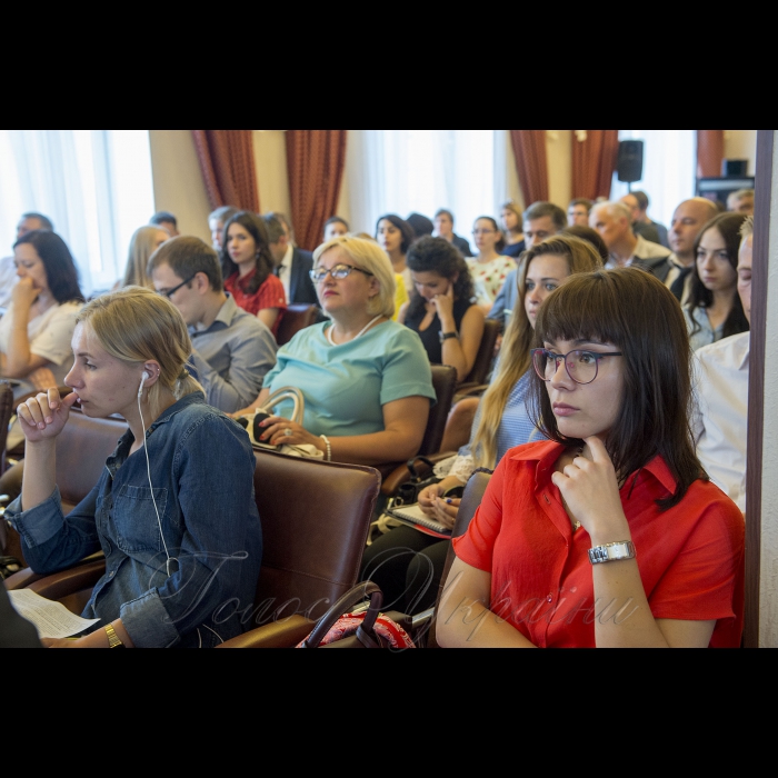 Підсумкова подія «Трансформація парламенту: виклики та досягнення. Два роки проекту ЄС-ПРООН «Рада за Європу»

Захід присвячений поточним результатам реформування Верховної Ради України і досягнутому прогресу на шляху до створення зразкової, демократичної та європейської інституції.

У заході взяли участь: Голова Представництва ЄС в Україні Хьюг Мінгареллі, директор Програми розвитку ООн в Україні Янтомас Хістр, керівник проекту ЄС-ПРООН «Рада за Європу» Джонатан Мерфі, народні депутати України, представники Апарату Верховної Ради України.
