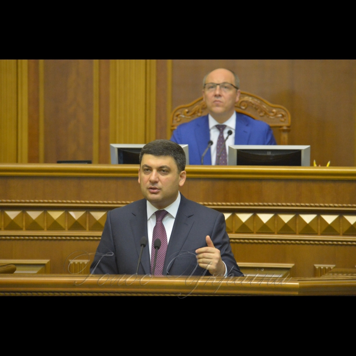 13 липня 2018 cесія Верховної Ради України.
У сесійній залі присутні члени Кабінету міністрів на чолі з Прем’єр-міністром Володимиром Гройсманом. Розпочалася «година запитань до Уряду».
Прийнято проект Закону 