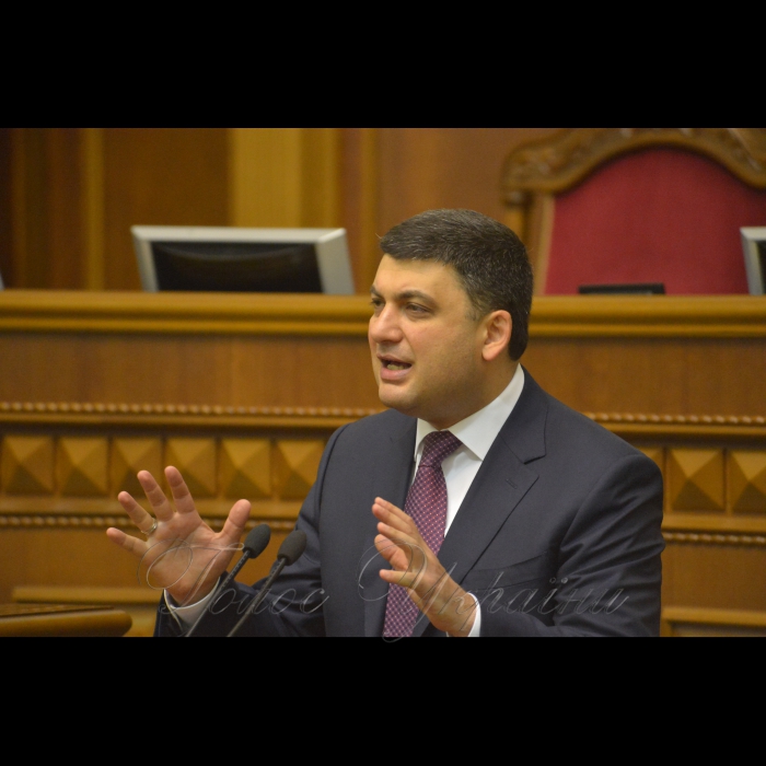 13 липня 2018 cесія Верховної Ради України.
У сесійній залі присутні члени Кабінету міністрів на чолі з Прем’єр-міністром Володимиром Гройсманом. Розпочалася «година запитань до Уряду».
Прийнято проект Закону 