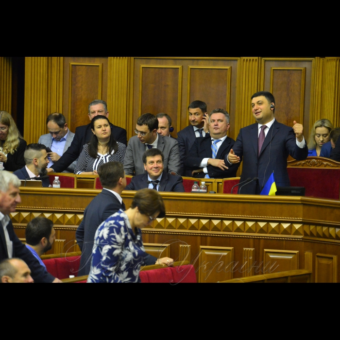 13 липня 2018 cесія Верховної Ради України.
У сесійній залі присутні члени Кабінету міністрів на чолі з Прем’єр-міністром Володимиром Гройсманом. Розпочалася «година запитань до Уряду».
Прийнято проект Закону 