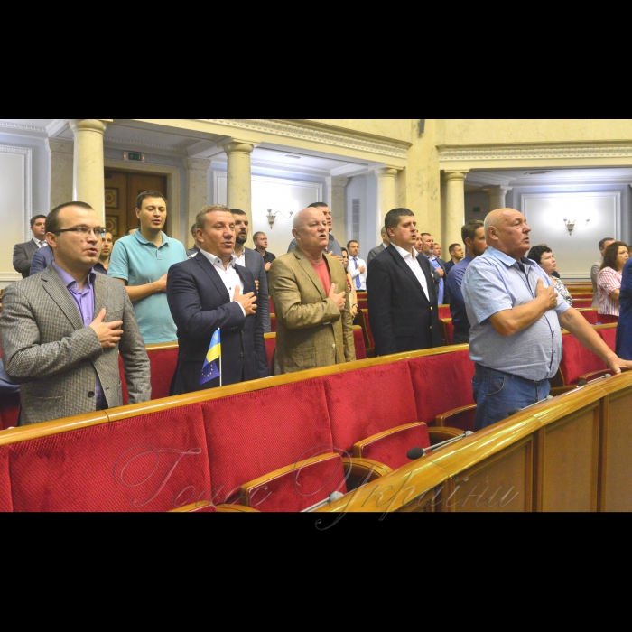 13 липня 2018 cесія Верховної Ради України.
У сесійній залі присутні члени Кабінету міністрів на чолі з Прем’єр-міністром Володимиром Гройсманом. Розпочалася «година запитань до Уряду».
Прийнято проект Закону 
