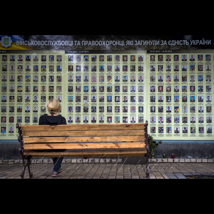 26 липня 2018 Патріарх Філарет освятив одяг для капеланів у Києві.
Глава Української православної церкви Київського патріархату, Патріарх Київський і всієї Руси-України Філарет під час освячення одягу для військових священиків (капеланів) у Києві, 26 липня 2018 р. Цього дня у Києві відбулося освячення одягу для військових священиків. Підрясники темно-оливкового кольору стануть польовою одежею для використання капеланами на фронті.