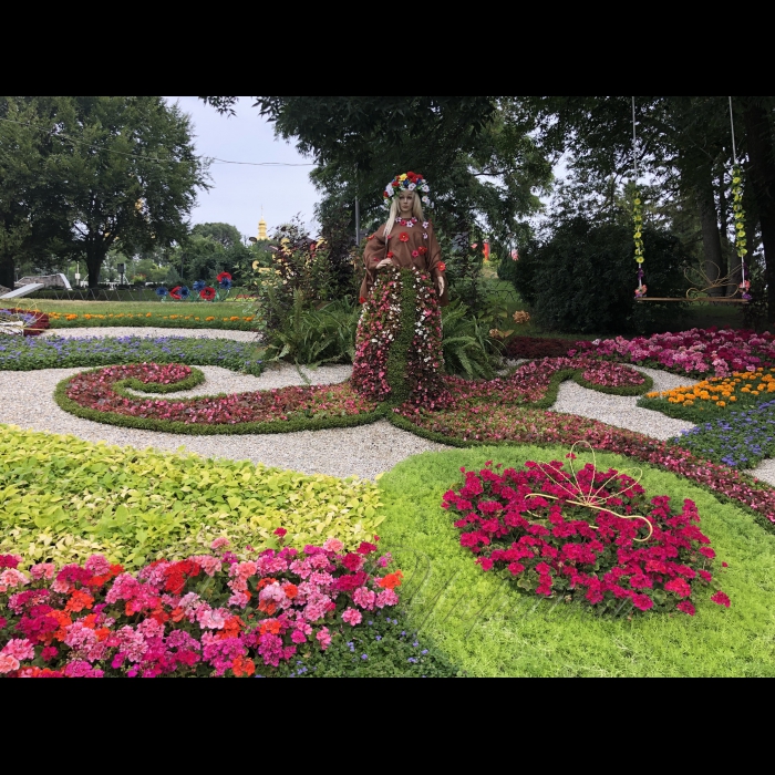 17 серпня 2018 виставка квітів 