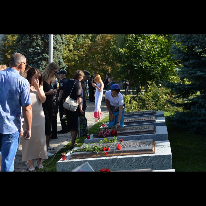 22 серпня 2018 ритуал увічнення пам’яті працівників органів внутрішніх справ та відкриття нових меморіальних плит, на яких вперше викарбувані імена загиблих поліцейських, прикордонників, гвардійців та рятувальників. Участь у акції взяв міністр внутрішніх справ України Арсен Аваков, керівництво Міністерства внутрішніх справ та Національної поліції.