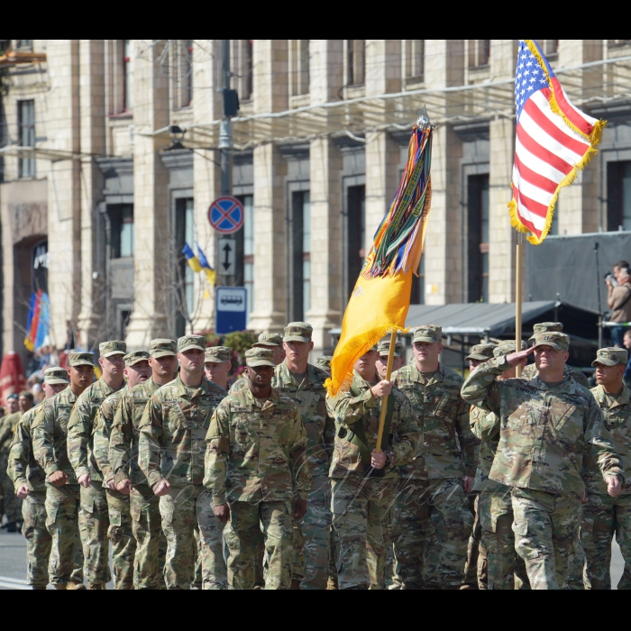 24 серпня 2018 Голова Верховної Ради України Андрій Парубій разом з Президентом України, Верховним головнокомандувачем Петром Порошенком, Прем’єр-міністром України Володимиром Гройсманом, народними депутатами, урядовцями, гостями столиці взяли участь в урочистих заходах з нагоди святкування 27-ї річниці Незалежності України.
У параді взяли участь 18 іноземних делегацій із різних країн світу, зокрема із Великої Британії, США, Канади, Литви, Естонії, Польщі, Румунії, Молдови, Грузії, Латвії, Данії, Польщі.