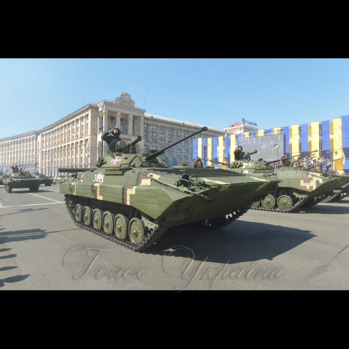 24 серпня 2018 Голова Верховної Ради України Андрій Парубій разом з Президентом України, Верховним головнокомандувачем Петром Порошенком, Прем’єр-міністром України Володимиром Гройсманом, народними депутатами, урядовцями, гостями столиці взяли участь в урочистих заходах з нагоди святкування 27-ї річниці Незалежності України.
У параді взяли участь 18 іноземних делегацій із різних країн світу, зокрема із Великої Британії, США, Канади, Литви, Естонії, Польщі, Румунії, Молдови, Грузії, Латвії, Данії, Польщі.