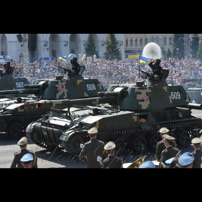 24 серпня 2018 Голова Верховної Ради України Андрій Парубій разом з Президентом України, Верховним головнокомандувачем Петром Порошенком, Прем’єр-міністром України Володимиром Гройсманом, народними депутатами, урядовцями, гостями столиці взяли участь в урочистих заходах з нагоди святкування 27-ї річниці Незалежності України.
У параді взяли участь 18 іноземних делегацій із різних країн світу, зокрема із Великої Британії, США, Канади, Литви, Естонії, Польщі, Румунії, Молдови, Грузії, Латвії, Данії, Польщі.