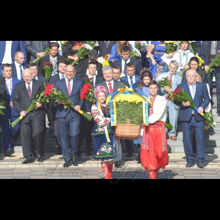 24 серпня 2018 Голова Верховної Ради України Андрій Парубій разом з Президентом України, Верховним головнокомандувачем Петром Порошенком, Прем’єр-міністром України Володимиром Гройсманом, народними депутатами, урядовцями, гостями столиці взяли участь в урочистих заходах з нагоди святкування 27-ї річниці Незалежності України.
Керівництво держави взяло участь у церемонії покладання квітів до пам’ятників Тарасу Шевченку й Михайлу Грушевському.
Серед VIP-гостей був присутній радник Президента США з питань національної безпеки Джон Болтон.
Відбулося вшанування пам’яті Героїв Небесної Сотні на Алеї Героїв Небесної Сотні.