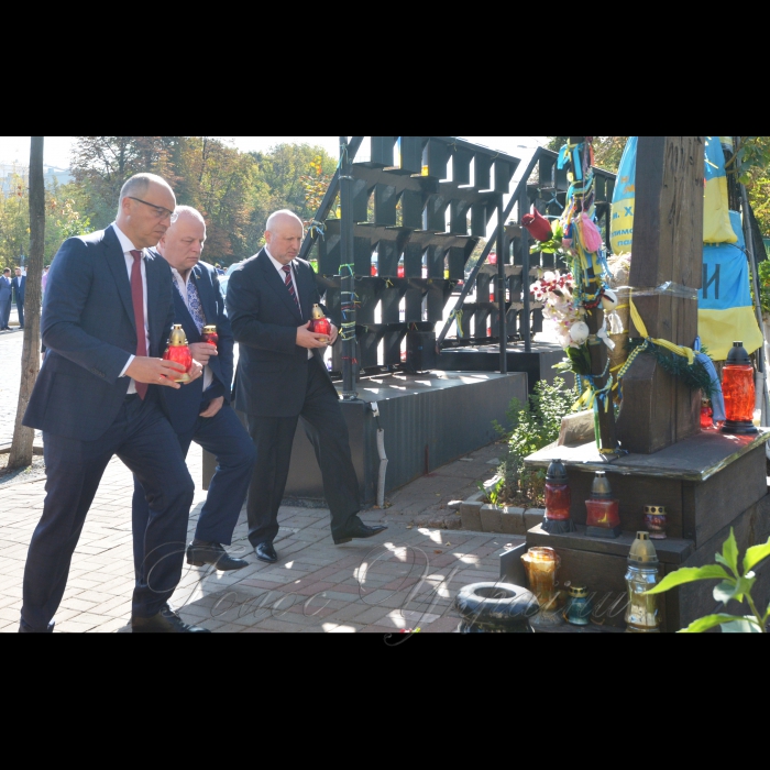 24 серпня 2018 Голова Верховної Ради України Андрій Парубій разом з Президентом України, Верховним головнокомандувачем Петром Порошенком, Прем’єр-міністром України Володимиром Гройсманом, народними депутатами, урядовцями, гостями столиці взяли участь в урочистих заходах з нагоди святкування 27-ї річниці Незалежності України.
Керівництво держави взяло участь у церемонії покладання квітів до пам’ятників Тарасу Шевченку й Михайлу Грушевському.
Серед VIP-гостей був присутній радник Президента США з питань національної безпеки Джон Болтон.
Відбулося вшанування пам’яті Героїв Небесної Сотні на Алеї Героїв Небесної Сотні.