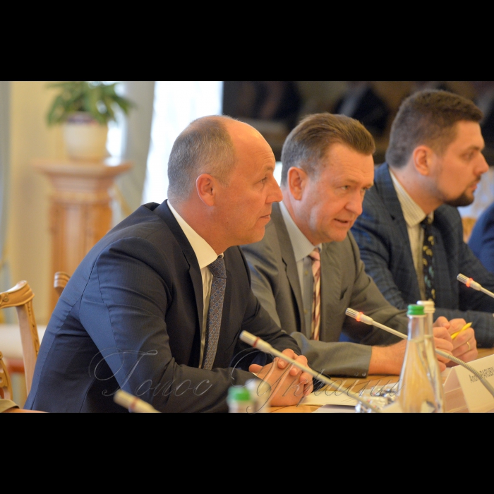 28 серпня 2018 зустріч Голови Верховної Ради Андрія Парубія з делегацією Євразійського центру ім. Діну Патріціу Атлантичної ради. Делегацію очолює Директор центру Джон Едвард Хербст.