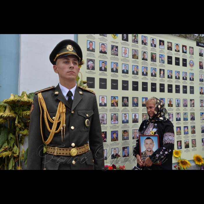 29 серпня 2018 День пам’яті загиблих у російсько-українській війні в Києві біля стіни пам’яті біля Михайлівського собору.