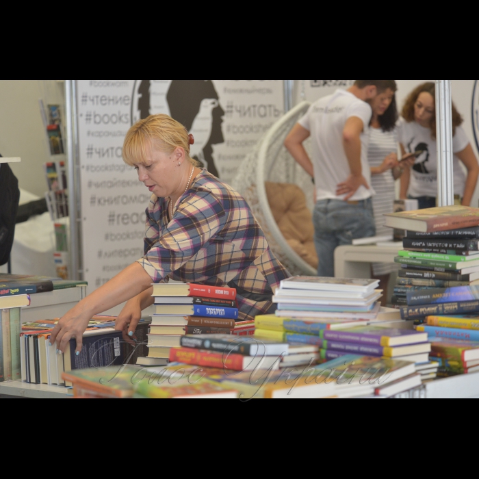 30 серпня 2018 урочисте відкриття книжкової виставки до Дня Знань 