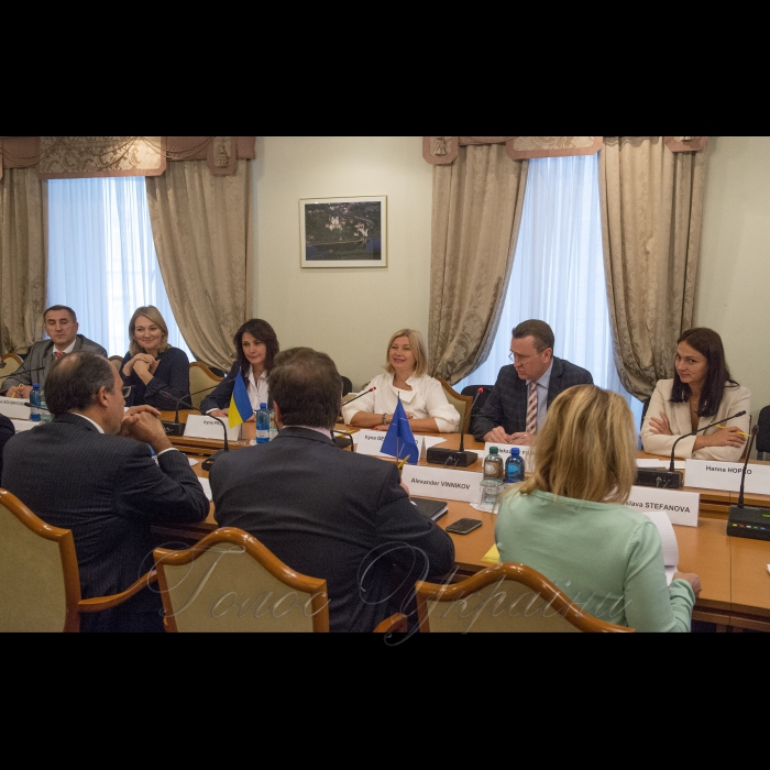 13 вересня 2018 зустріч першого заступника Голови Верховної Ради України Ірини Геращенко з помічником Генерального секретаря НАТО з політичних питань та політики безпеки, послом А. Альваргонсалесом.