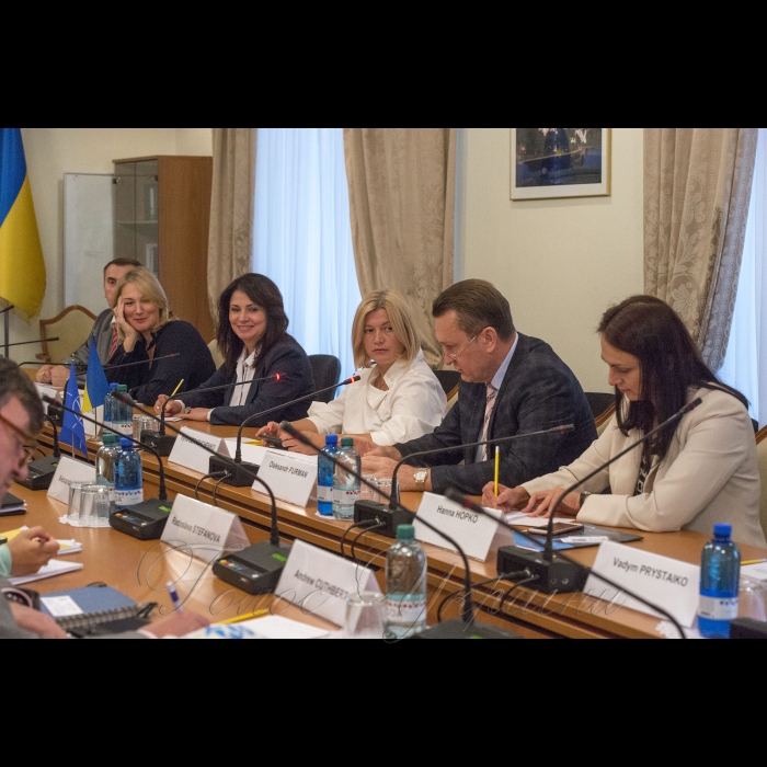 13 вересня 2018 зустріч першого заступника Голови Верховної Ради України Ірини Геращенко з помічником Генерального секретаря НАТО з політичних питань та політики безпеки, послом А. Альваргонсалесом.