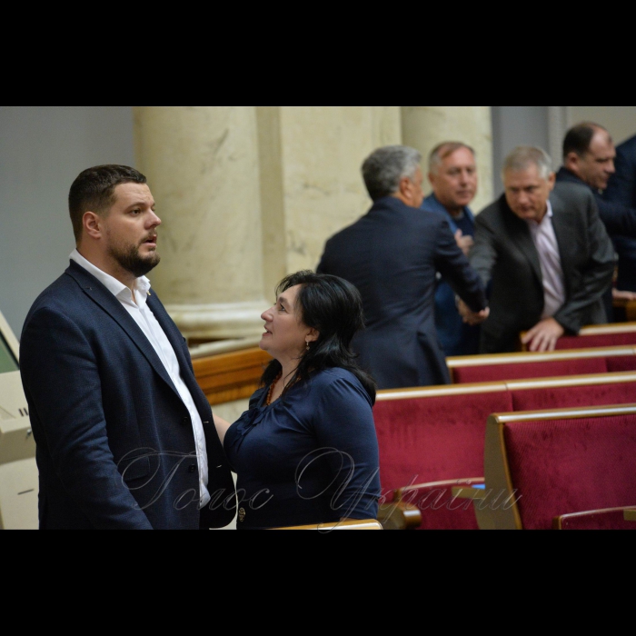 2 жовтня 2018 засідання ВР України.
Андрій Іллєнко-позафрак., Марія Матіос-БПП.