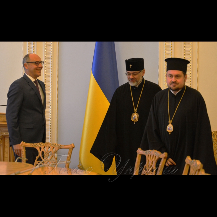5 жовтня 2018 зустріч Голови Верховної Ради України Андрія Парубія з Екзархами Вселенського Патріарху в Україні – Архієпископом Памфільським і Західної Єпархії Української православної церкви в США Даниїлом та Єпископом Едмонтону і Захiдної Єпархії Української православної церкви в Канаді Іларіоном.