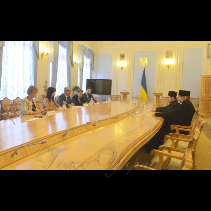 5 жовтня 2018 зустріч Голови Верховної Ради України Андрія Парубія з Екзархами Вселенського Патріарху в Україні – Архієпископом Памфільським і Західної Єпархії Української православної церкви в США Даниїлом та Єпископом Едмонтону і Захiдної Єпархії Української православної церкви в Канаді Іларіоном.