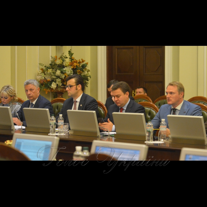 16 жовтня 2018 засідання Погоджувальної ради Верховної Ради України.
Ірина Луценко БП, Юрій Бойко ОП, Віктор Галасюк РП, Віктор Бондар ВІДРО., Євген Рибчинський ВОЛЯ.