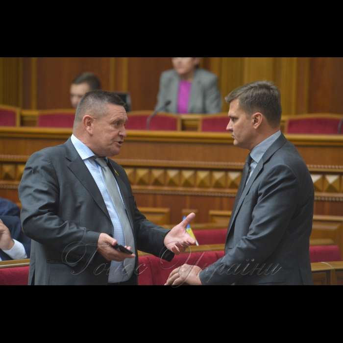 16 жовтня 2018 засідання ВР України.
Федір Негой БП, Сергій Хлань БП.