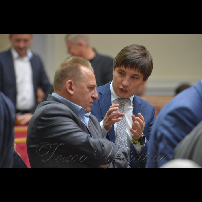 16 жовтня 2018 засідання ВР України.
Василь Амельченко РП, Анатолій Євлахов БП.