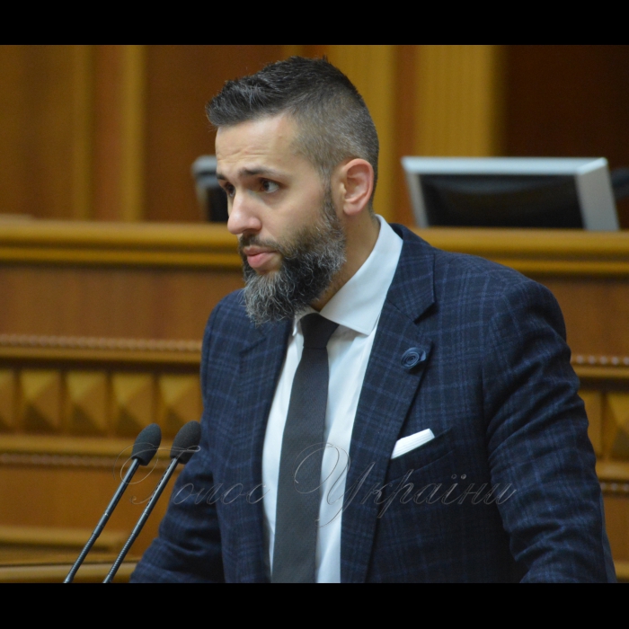 19 жовтня 2018 пленарне засідання Верховної Ради України. 
Головуючий повідомив, що у сесійній залі присутні члени Кабінету Міністрів на чолі з Прем’єр-міністром Володимиром Гройсманом. Розпочалася «година запитань до Уряду». Максим Нефьодов — перший заступник міністра економічного розвитку і торгівлі України.