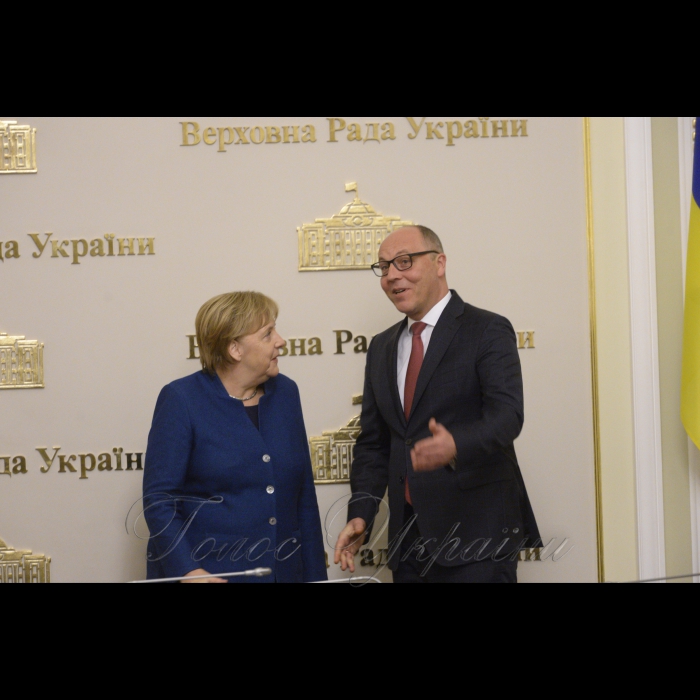 1 листопада 2018 зустріч Голови Верховної Ради України Андрія Парубія та Голів депутатських фракцій Верховної Ради України з Федеральним канцлером Федеративної Республіки Німеччини Ангелою Меркель.