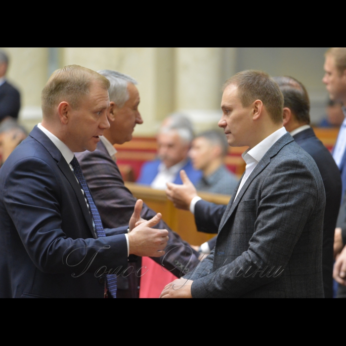 7 листопада 2018 пленарне засідання Верховної Ради України. 
Максим Курячий БП, Сергій Долженков ВІДРО.