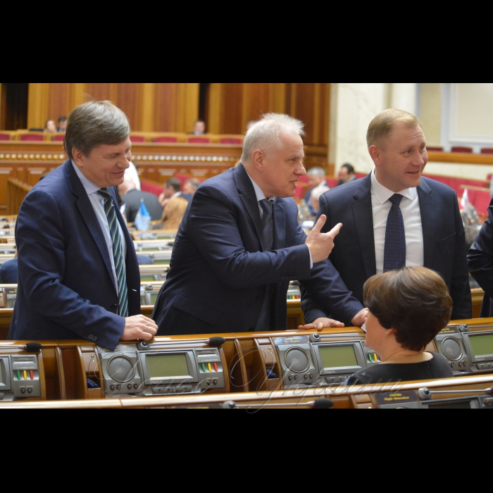 7 листопада 2018 пленарне засідання Верховної Ради України. 
Артур Герасимов БП, Микола Фролов БП, Ніна Южаніна БП, Максим Курячий БП.