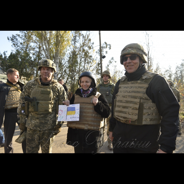 9 листопада 2018 Голова Верховної Ради України Андрій Парубій разом с Президентом Парламентської асамблеї НАТО Раса ЮКНЯВІЧЄНЄ здійснили робочу поїздку до Донецької області. Також в складе делегації були  народний депутат України Голова Постійної делегації Верховної Ради України у Парламентській асамблеї НАТО Ірина ФРІЗ, Голова комітету з питань цивільного виміру безпеки Парламентської асамблеї НАТО Андріус АВІЗІУС та інші.
Заступник начальника генерального штабу ЗСУ, командувача об’єднаного оперативного штабу ЗСУ, генерал-лейтенанта –  Сергій Наєв, Президент Парламентської асамблеї НАТО пані Раса Юкнявічене, Голова Верховної Ради України Андрій Парубій зустрілись.