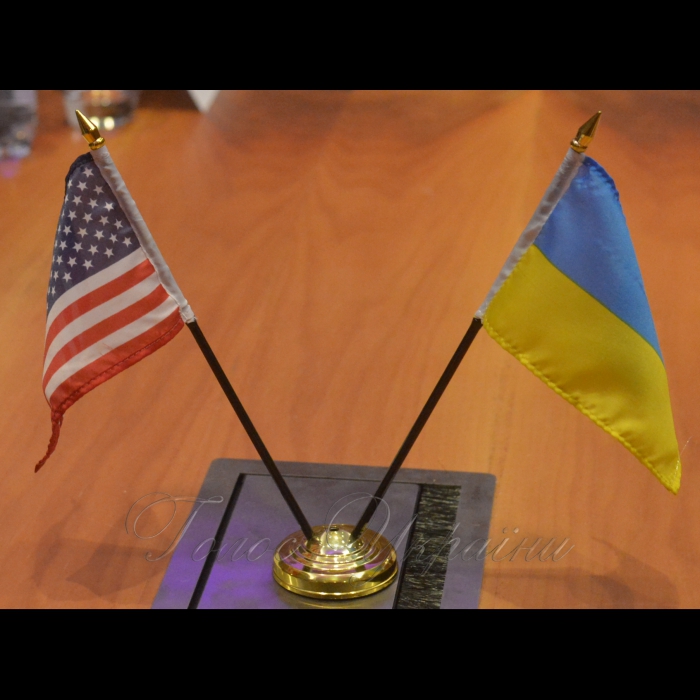 12 листопада 2018 зустріч Голови  Верховної Ради України Андрія Парубія з міністром енергетики США Ріккі Перрі.
