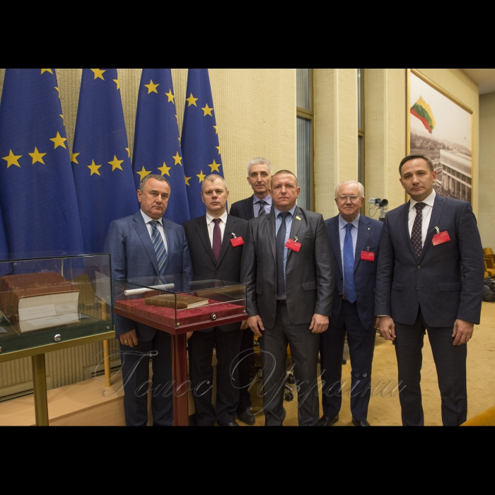 12 листопада 2018 візит Голови Верховної Ради України Андрія Парубія до Литовської Республіки для участі у роботі 9-ї сесії Міжпарламентської асамблеї Сейму Литовської Республіки, Сейму і Сенату Республіки Польща та Верховної Ради України.
Зустріч Голови Верховної Ради України Андрія Парубія, Маршалека Сенату Республіки Польща Станіслава Карчевського, Спікера Сейму Литовської Республіки Віктораса Пранцкєтіса.