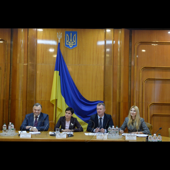 13 листопада 2018 пресконференція у ЦВК присвячена 21-річчю з дня створення Центральної виборчої комісії.
Олег Конопольський, Тетяна Сліпачук, Євгеній Радченко, Наталія Бернацька.
