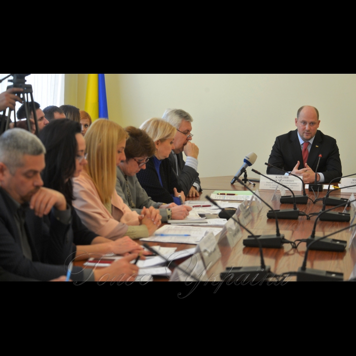 13 листопада 2018 робоча нарада у Комітеті Верховної Ради України з питань соціальної політики, зайнятості та пенсійного забезпечення. 
Нарада відбулася у зв’язку з високими показниками заборгованості з виплати заробітної плати на підприємствах, в установах і організаціях державного сектору та з метою обговорення цієї проблеми і визначення основних шляхів і засобів її подолання.