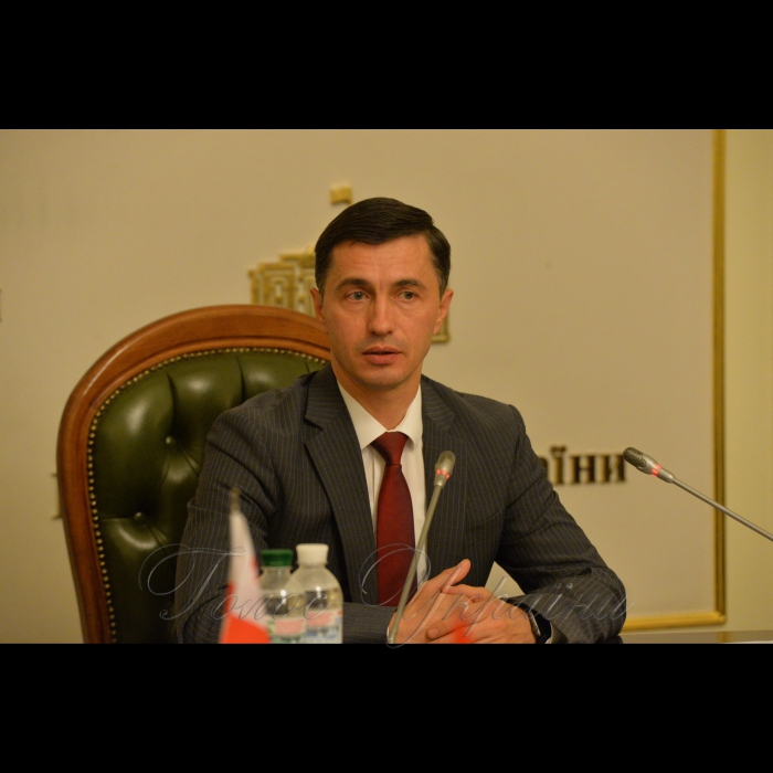 13 листопада 2018 конференція апаратів парламентів країн Європи у Верховній Раді України.
Перший заступник керівника апарату - керуючий справами ВР України Петро Боднар.
