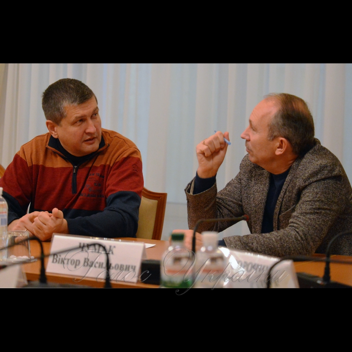 15 листопада 2018 заступник голови Комітету з питань запобігання і протидії корупції Ігор Попов та керівник секретаріату комітету Юрій Сорочик під час підготовки до засідання на якому зокрема буде розглянуто проект Закону про внесення змін до деяких законодавчих актів України щодо вдосконалення механізму запобігання корупції