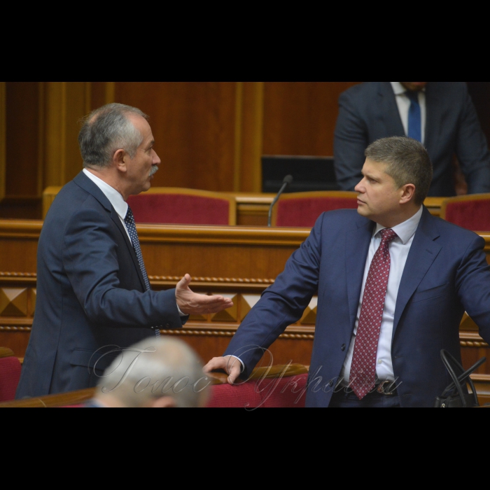 20 листопада 2018 пленарне засідання Верховної Ради України.
До Верховної Ради надійшло подання Генерального прокурора про надання згоди на притягнення до кримінальної відповідальності, затримання та арешт народного депутата України С. Березкіна. 
Головуючий надав слово Генеральному прокурору Юрію Луценку, який доповів подання. Віктор Пинзеник БП, Павло Різаненко БП.
