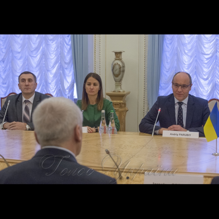 23 листопада 2018 зустріч Голови Верховної Ради України Андрія Парубія з Сенатором Республіки Польща, заступником Голови Комітету закордонних справ та Європейського Союзу Ярославом Обремскі.
Сенатор Республіки Польща Ярослав Обремскі вручив Голові Верховної Ради Андрію Парубію рішення Сенату Польщі про визнання Голодомору геноцидом українського народу.