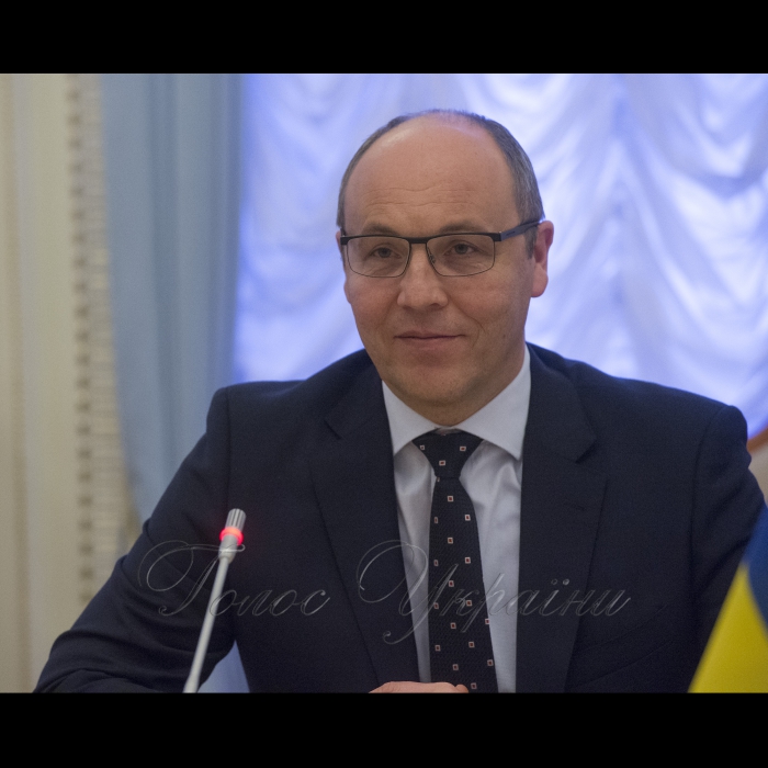 23 листопада 2018 зустріч Голови Верховної Ради України Андрія Парубія з Сенатором Республіки Польща, заступником Голови Комітету закордонних справ та Європейського Союзу Ярославом Обремскі.
Сенатор Республіки Польща Ярослав Обремскі вручив Голові Верховної Ради Андрію Парубію рішення Сенату Польщі про визнання Голодомору геноцидом українського народу.