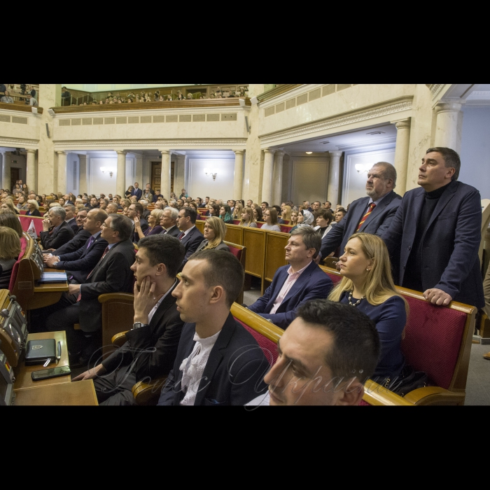 23 листопада 2018 у Верховній Раді України відбулося засідання, присвячене вшануванню пам’яті жертв Голодомору 1932-1933 років в Україні.
Захід приурочено до 85-х роковин з часу величезної трагедії – Голодомору 1932-1933 років в Україні – геноциду Українського народу. У засіданні візьмуть участь народні депутати України, іноземні парламентарії, представники центральних органів виконавчої влади, організацій української діаспори та громадських організацій України.
