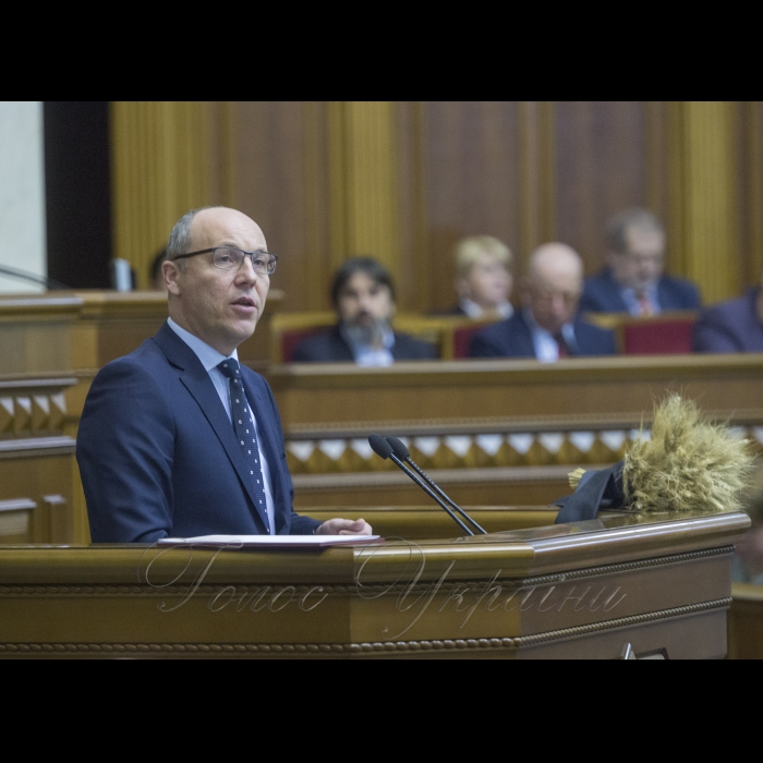 23 листопада 2018 у Верховній Раді України відбулося засідання, присвячене вшануванню пам’яті жертв Голодомору 1932-1933 років в Україні.
Захід приурочено до 85-х роковин з часу величезної трагедії – Голодомору 1932-1933 років в Україні – геноциду Українського народу. У засіданні візьмуть участь народні депутати України, іноземні парламентарії, представники центральних органів виконавчої влади, організацій української діаспори та громадських організацій України.
