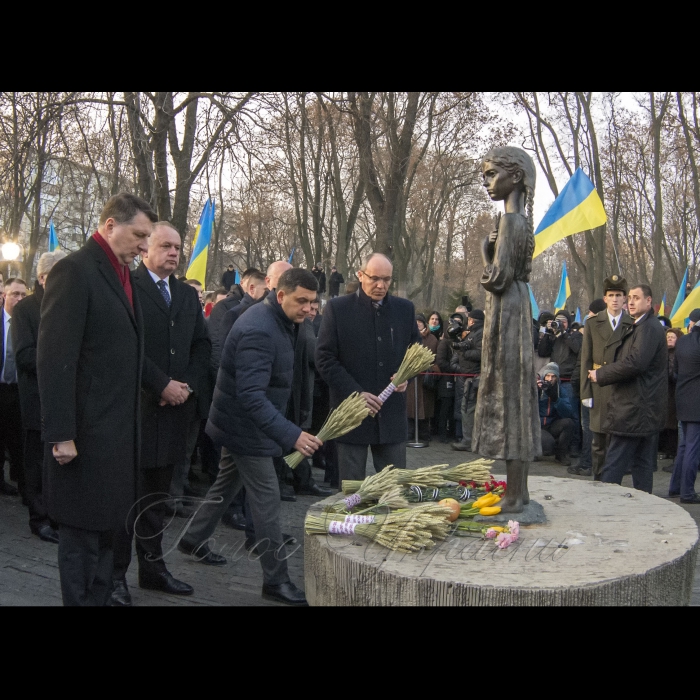 24 листопада 2018 заходи до 85-х роковин Голодомору у Києві.
Під час церемонії вшанування пам'яті жертв Голодомору 1932-33 років на території Національного музею 