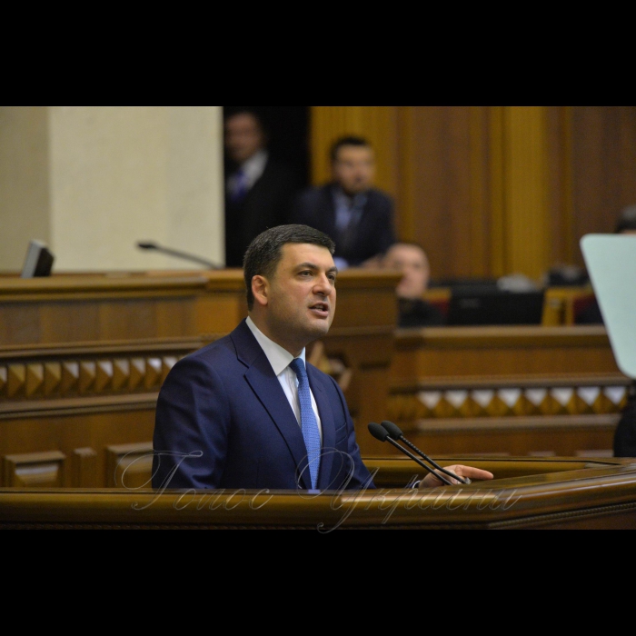 26 листопада 2018 позачергове засідання Верховної Ради України щодо введення воєнного стану. Вечірне засідання.
А. Парубій повідомив, що в позачерговому пленарному засіданні бере участь Президент України Петро Порошенко.
Прийнято Закон 