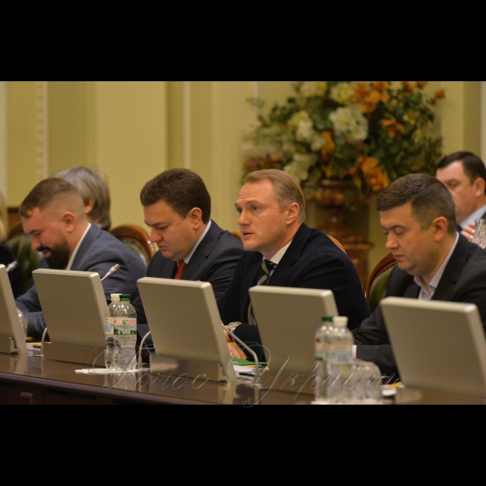 3 грудня 2018 погоджувальна рада Верховної Ради України.
Андрій Лозовий-РП, Віктор Бондар-Відродження, Євген Рибчинський-Воля народу.