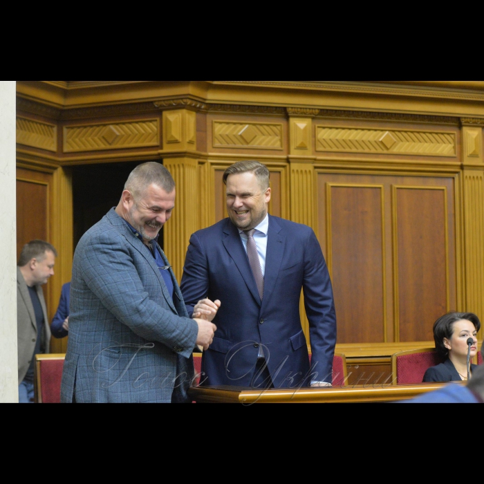 4 грудня 2018 пленарне засідання Верховної Ради України.
Прийнято за основу проект Закону 