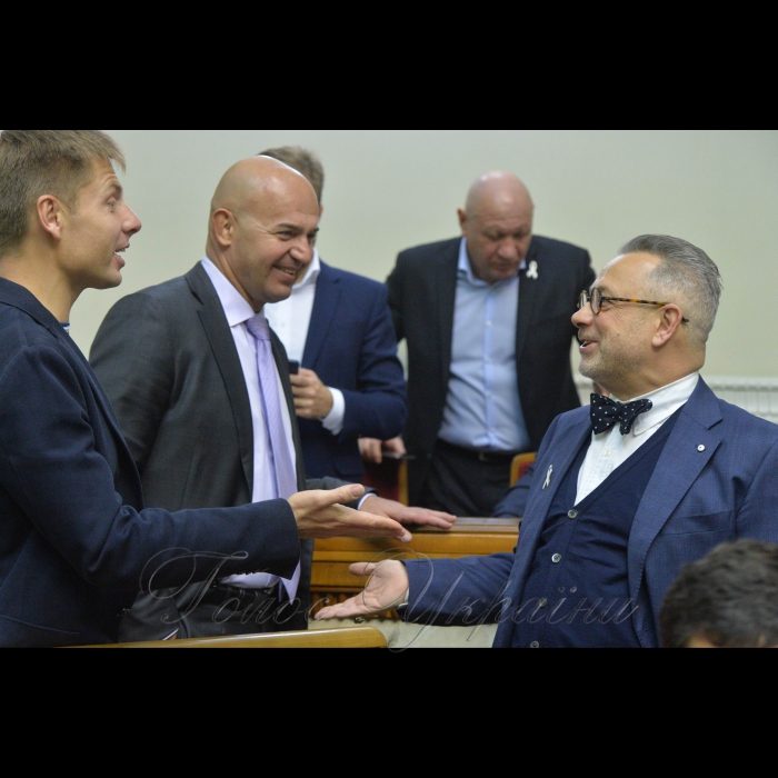 4 грудня 2018 пленарне засідання Верховної Ради України.
Прийнято за основу проект Закону 