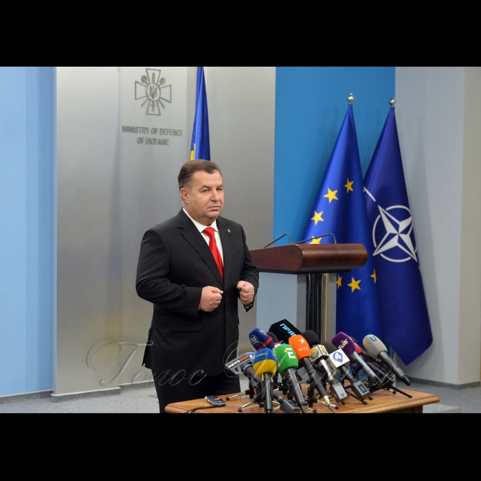 5 грудня 2018 у Міністерстві оборони України відбулися урочисті заходи з нагоди святкування 27-ї річниці Збройних Сил України.
В урочистостях взяли участь керівний склад Міністерства оборони та Генерального штабу ЗС України, члени Колегії оборонного відомства, працівники ЗС України, командири військових частин та військовослужбовці ЗС України.
