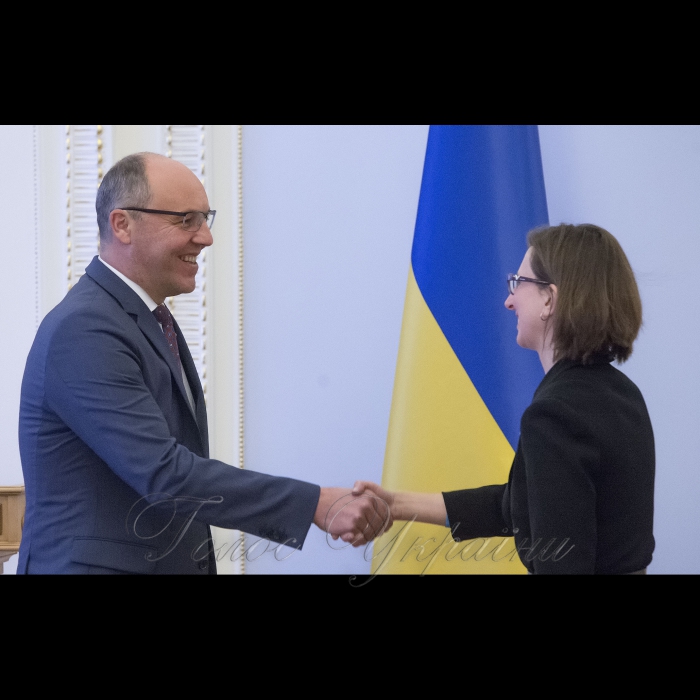 6 грудня 2018 зустріч Голови Верховної Ради України Андрія Парубія із заступником помічника Міністра оборони США з питань України, Росії та Євразії Лорою Купер