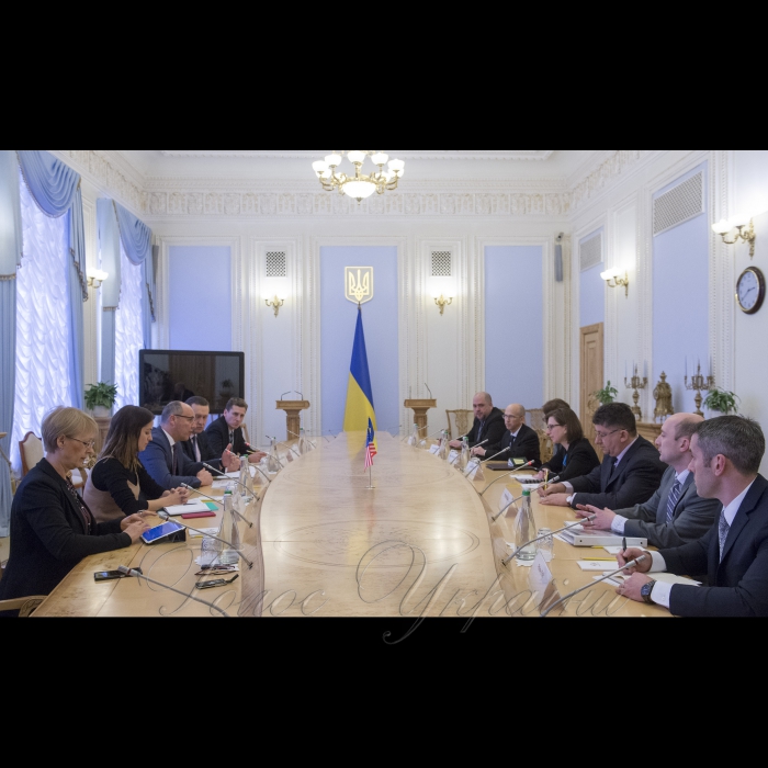 6 грудня 2018 зустріч Голови Верховної Ради України Андрія Парубія із заступником помічника Міністра оборони США з питань України, Росії та Євразії Лорою Купер