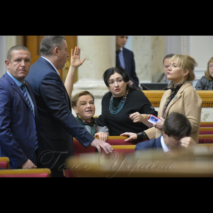 6 грудня 2018 пленарне засідання Верховної Ради України.
